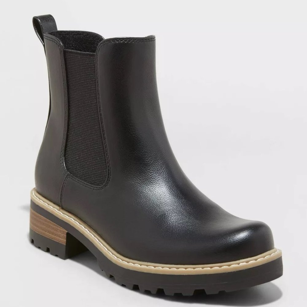 Universal Thread Celina Chelsea boots